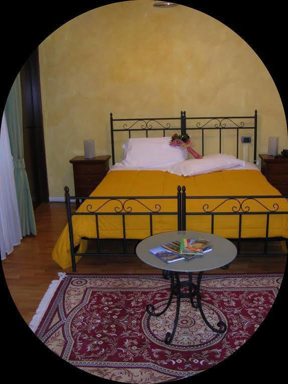 Hotel Monastero Del Lavello Калольциокорте Экстерьер фото